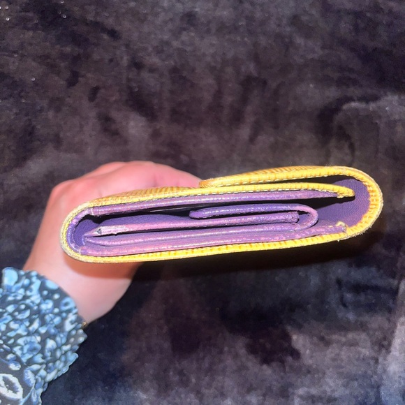 Louis Vuitton epi leather wallet - Picture 9 of 12